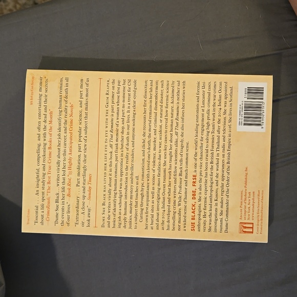 Book of the year  2018 - Picture 2 of 3